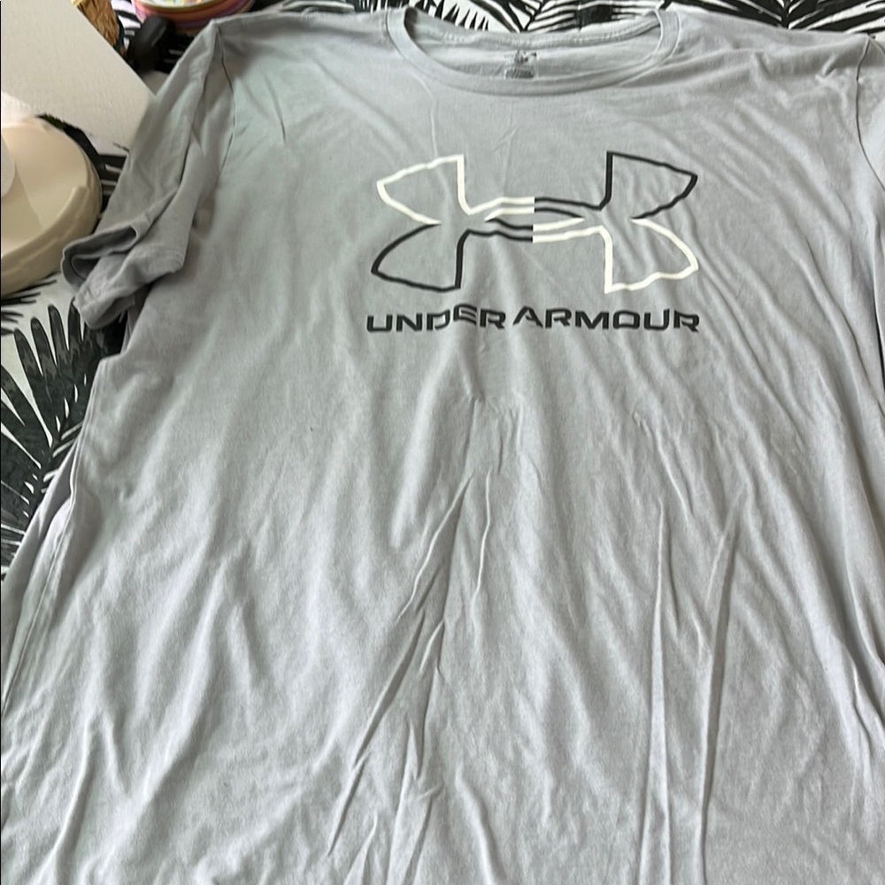 Under Armour Light Gray Men's Tee